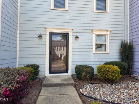 5621 Split Oak Way Raleigh NC 27609