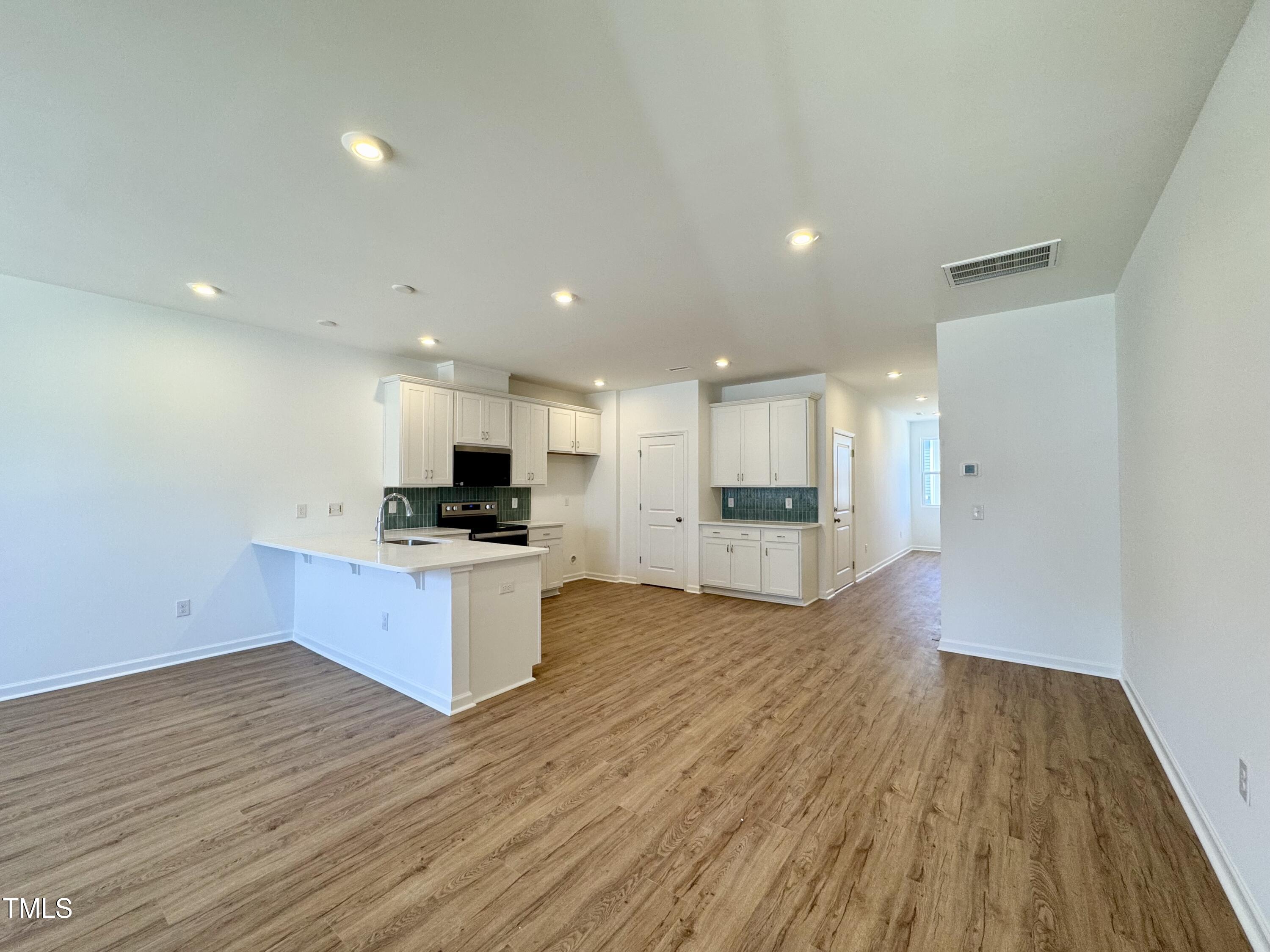 2353 Whitewing Lane