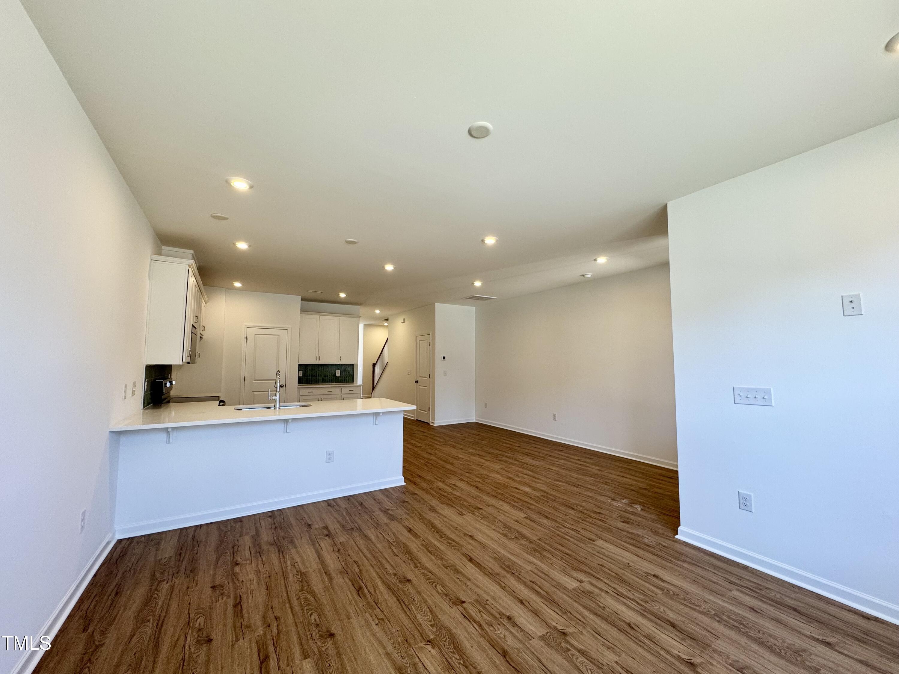2353 Whitewing Lane