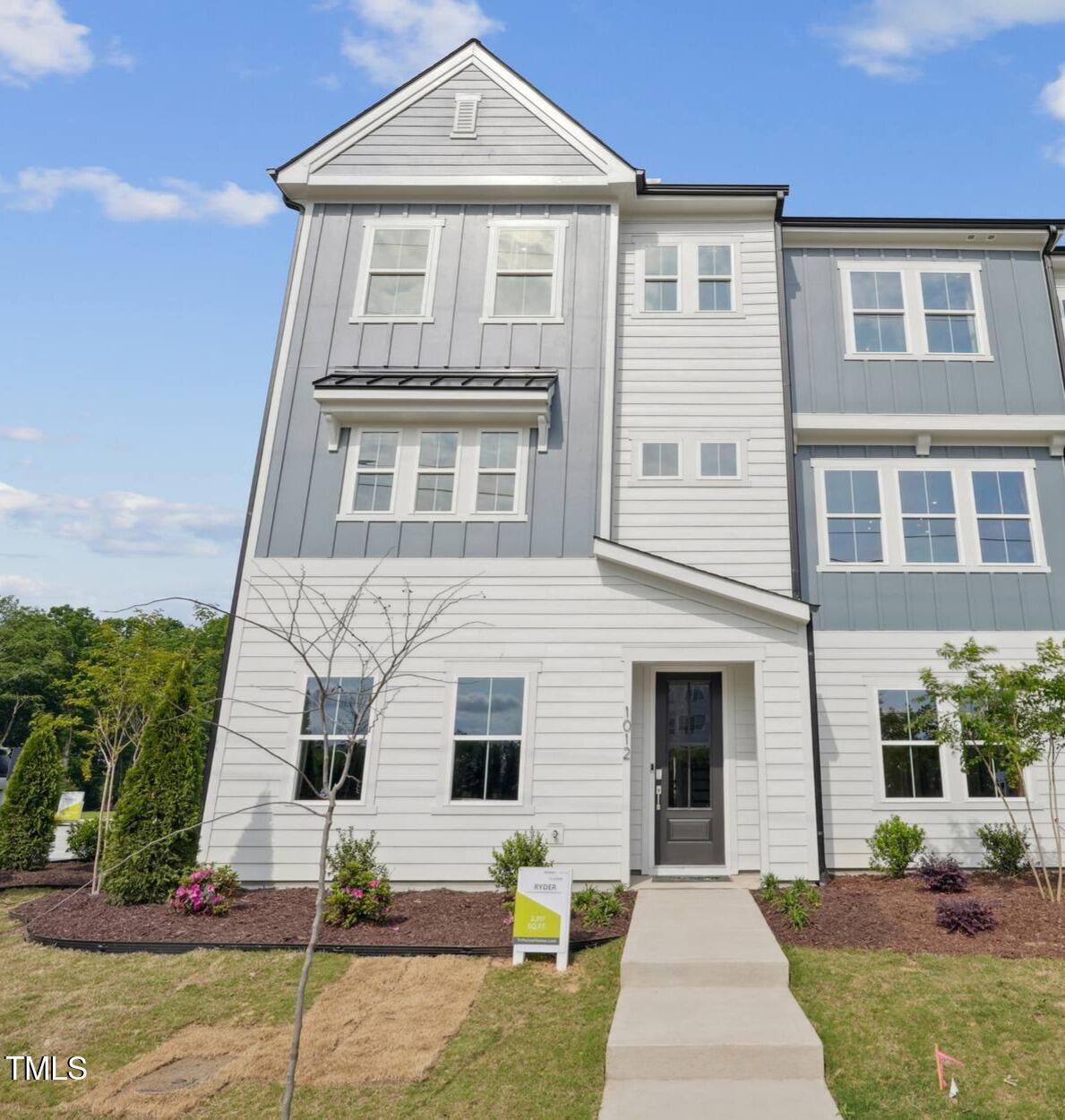 1035 Zelkova Lane