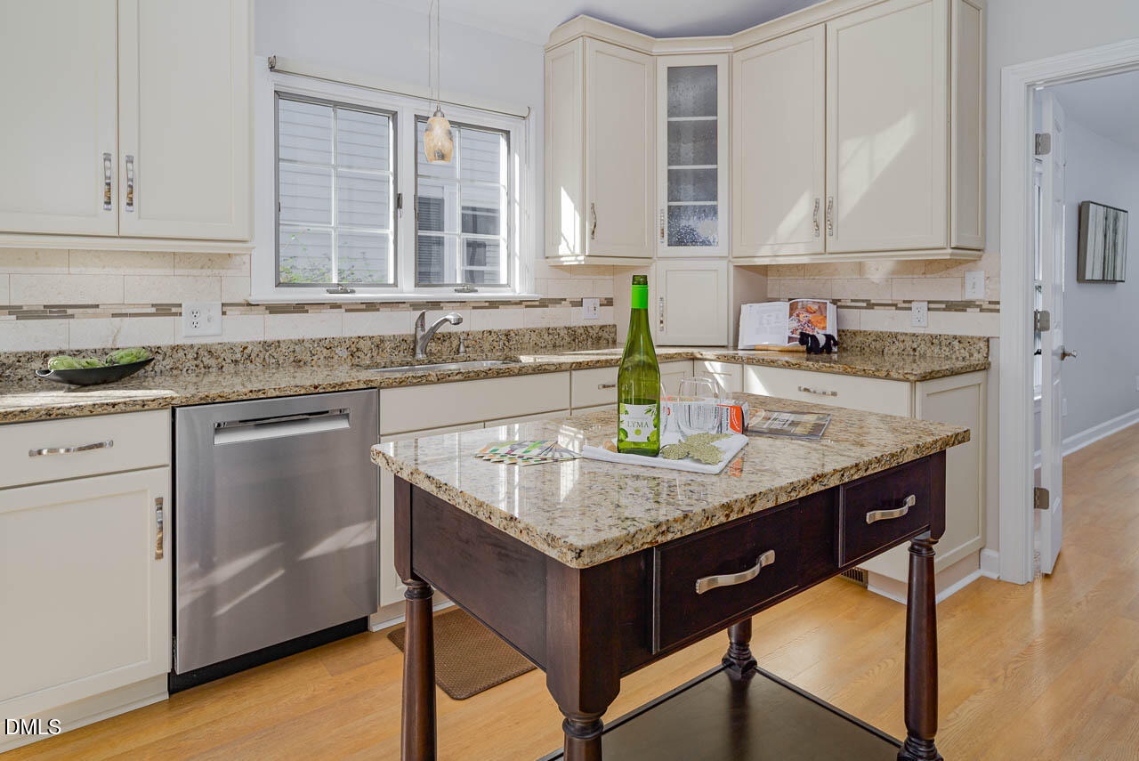 520 Swim And Croquet