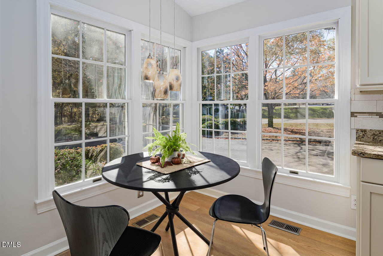 520 Swim And Croquet