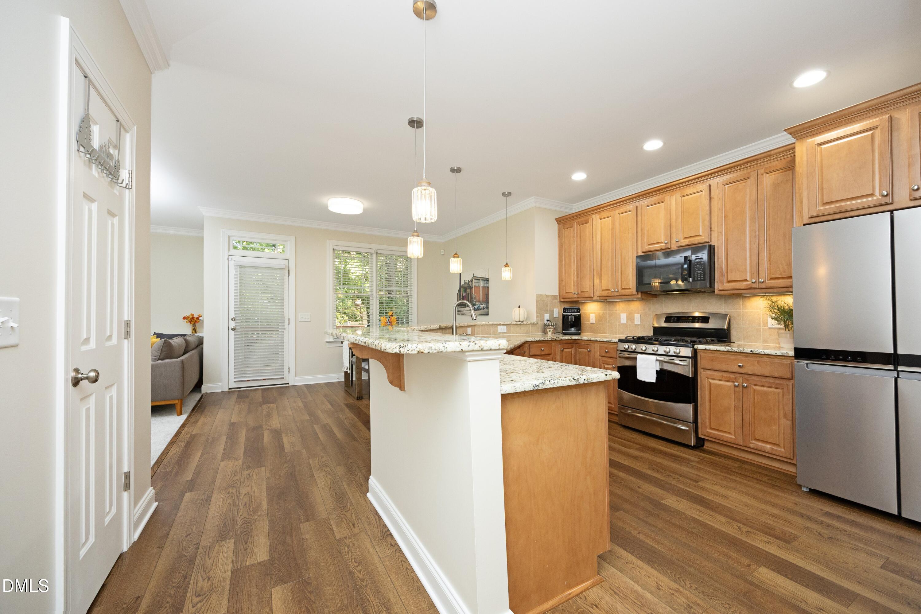 637 Lake Artesia Lane