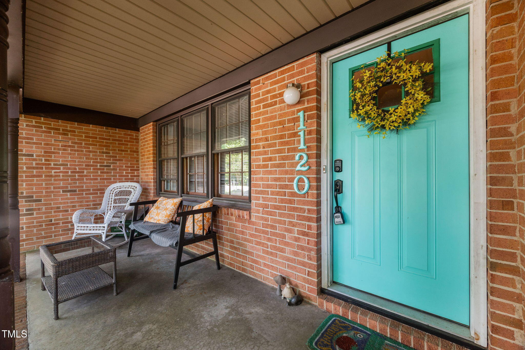 1120 E Oak Drive