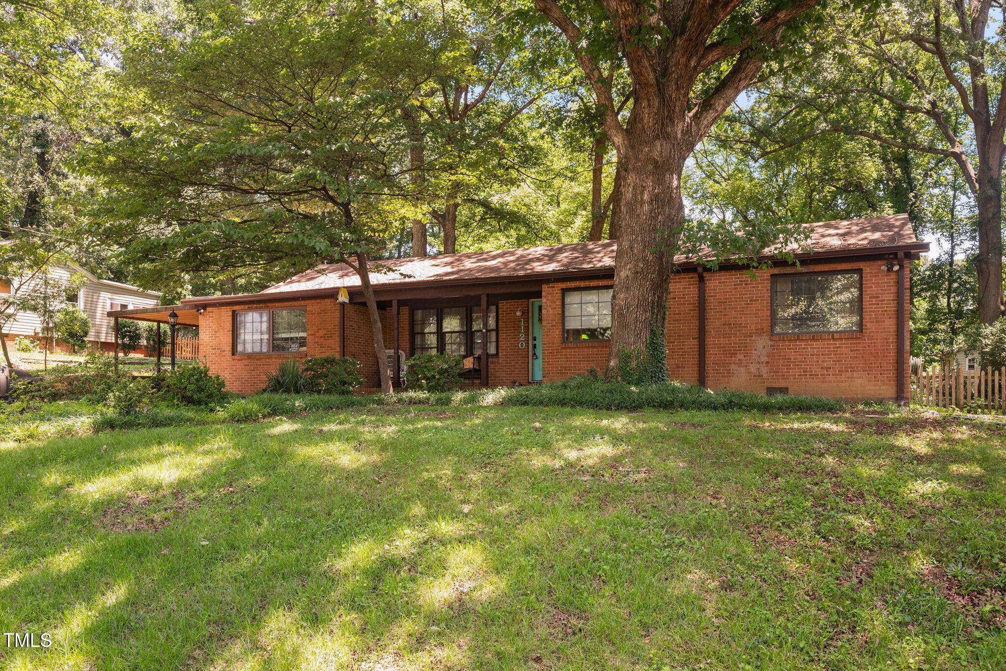 1120 E Oak Drive