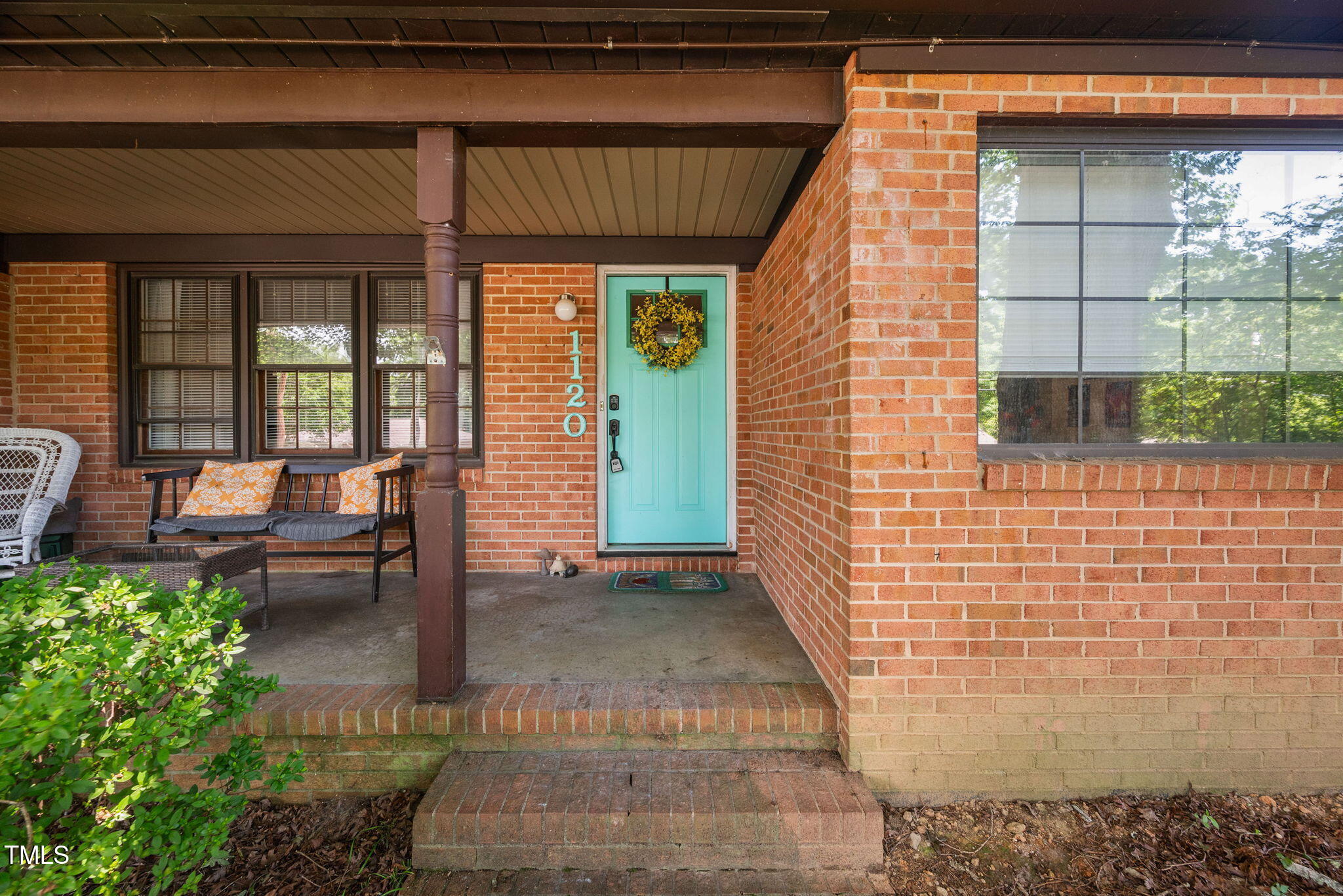 1120 E Oak Drive