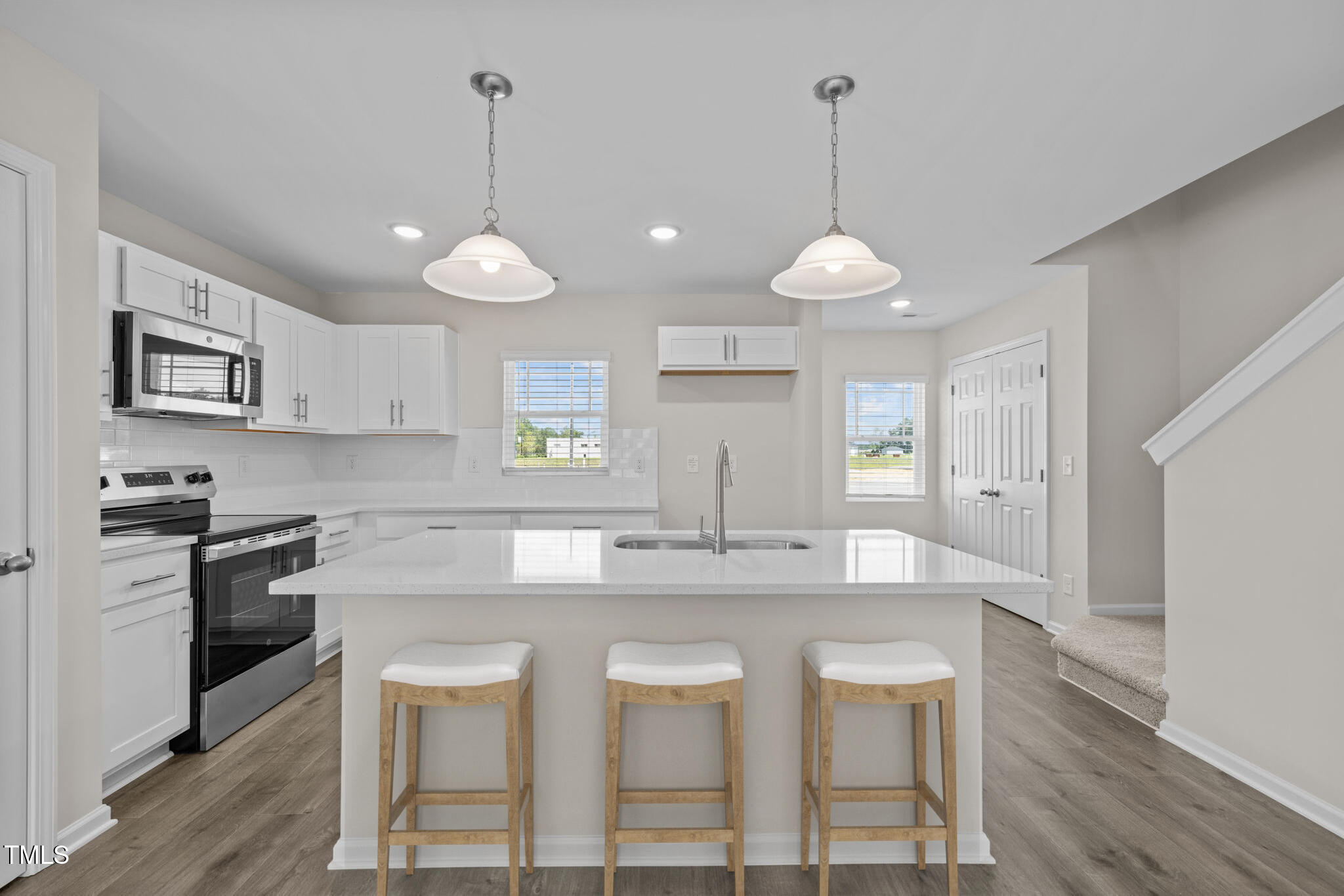 1047 Peony Lane