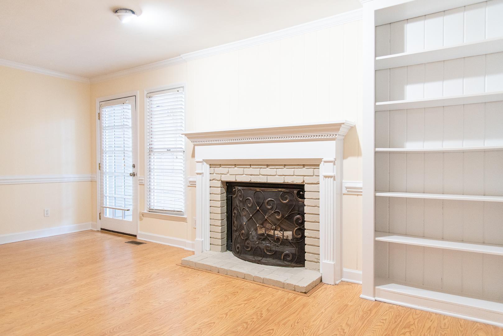 6728 Queen Annes Drive