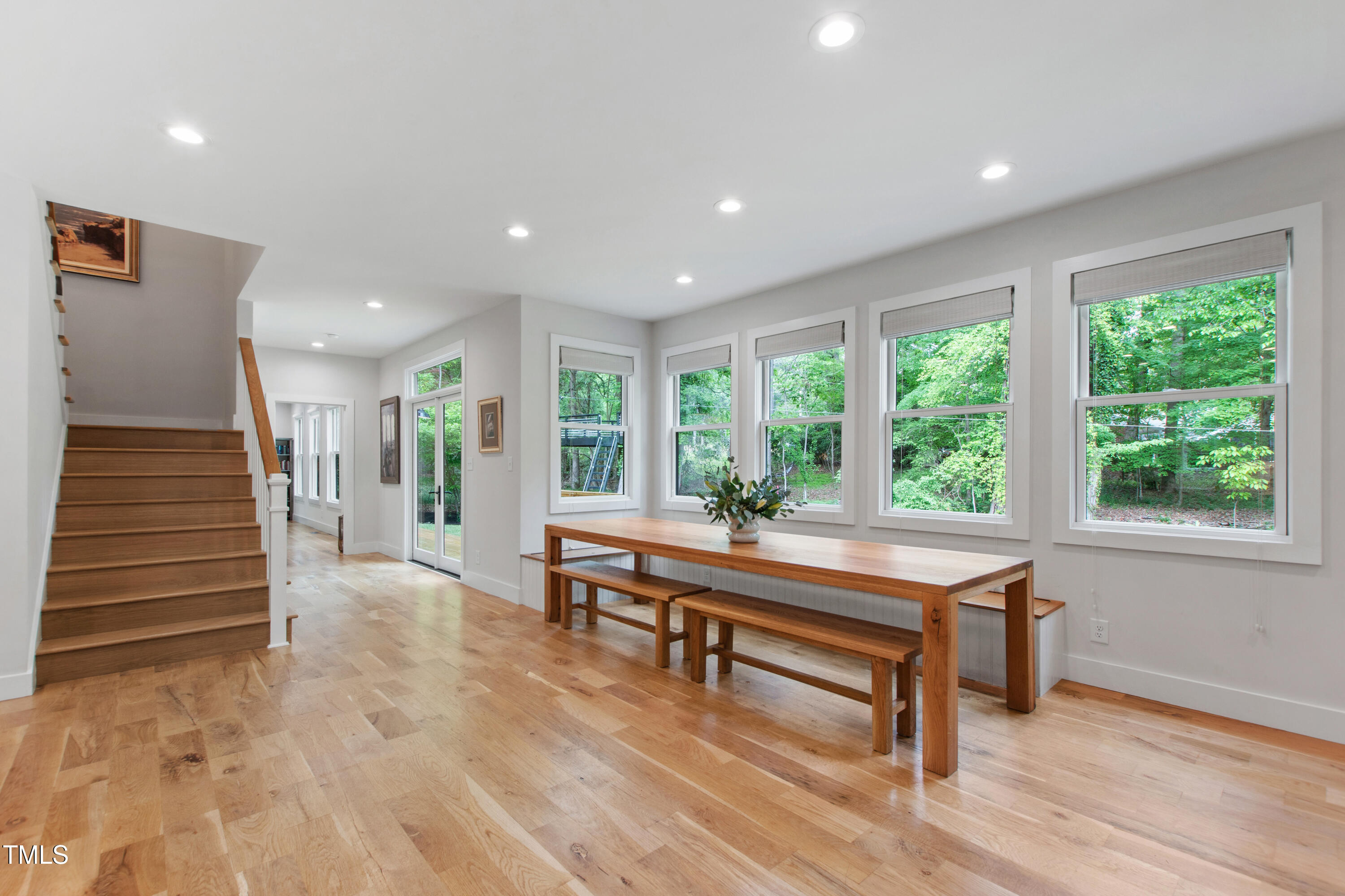 112 Meadowbrook Drive