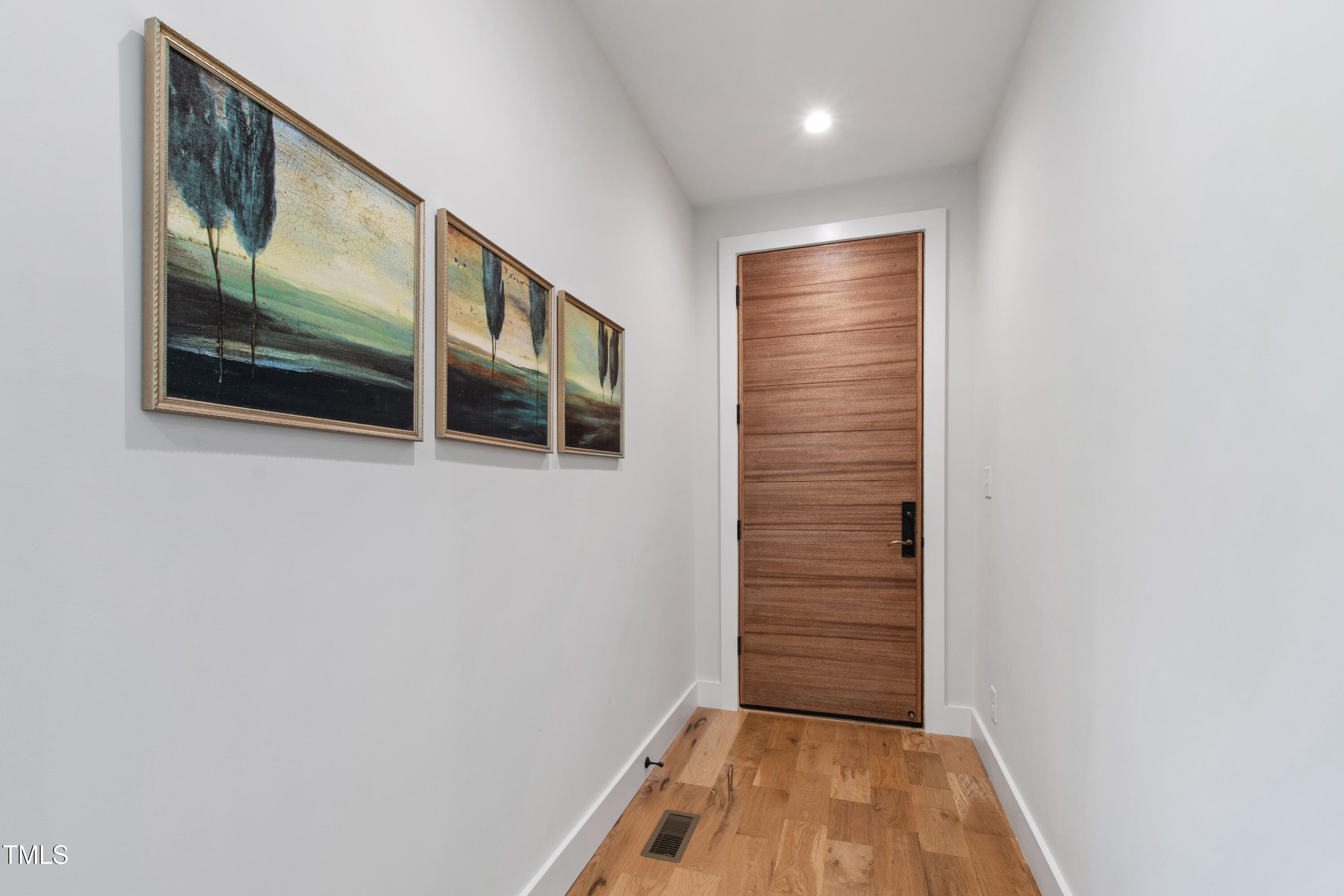 112 Meadowbrook Drive