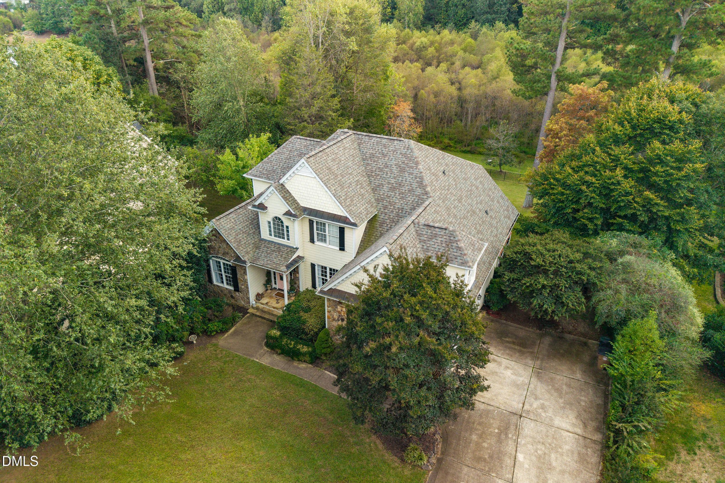 2613 Forest Lake Court