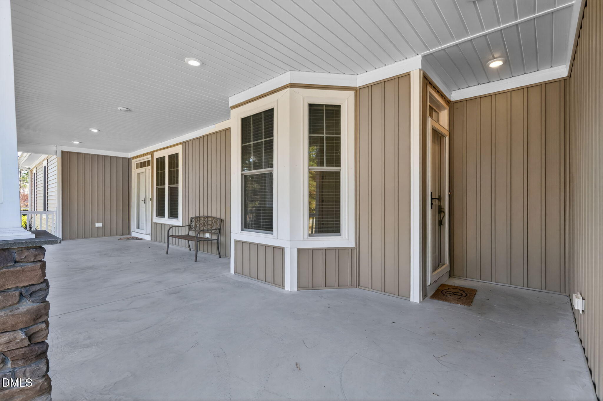 4915 Country Club Drive N