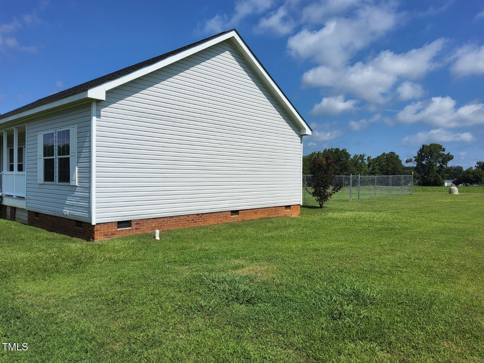 104 W Locke Level Drive