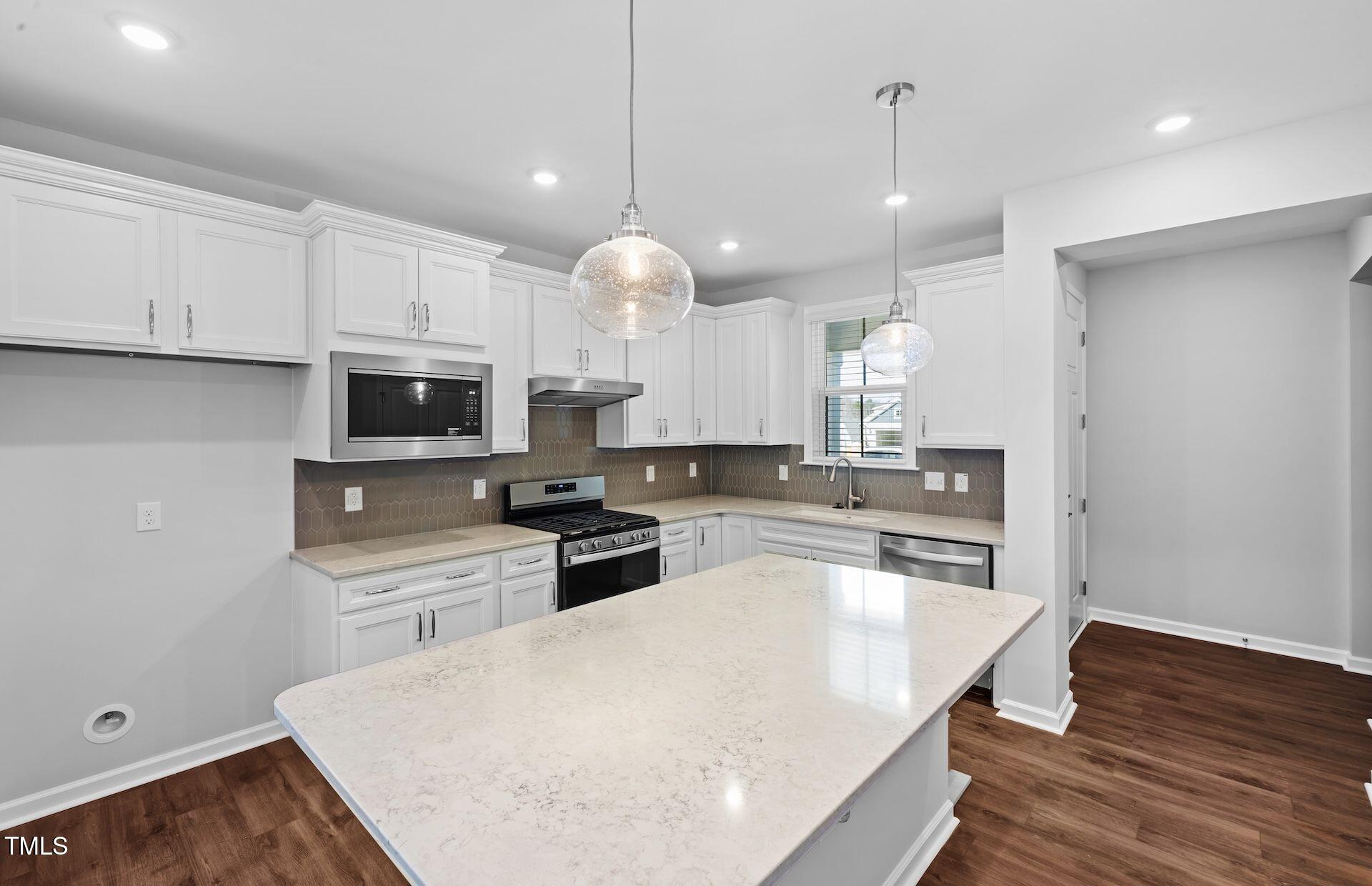2328 Beeblossom Place
