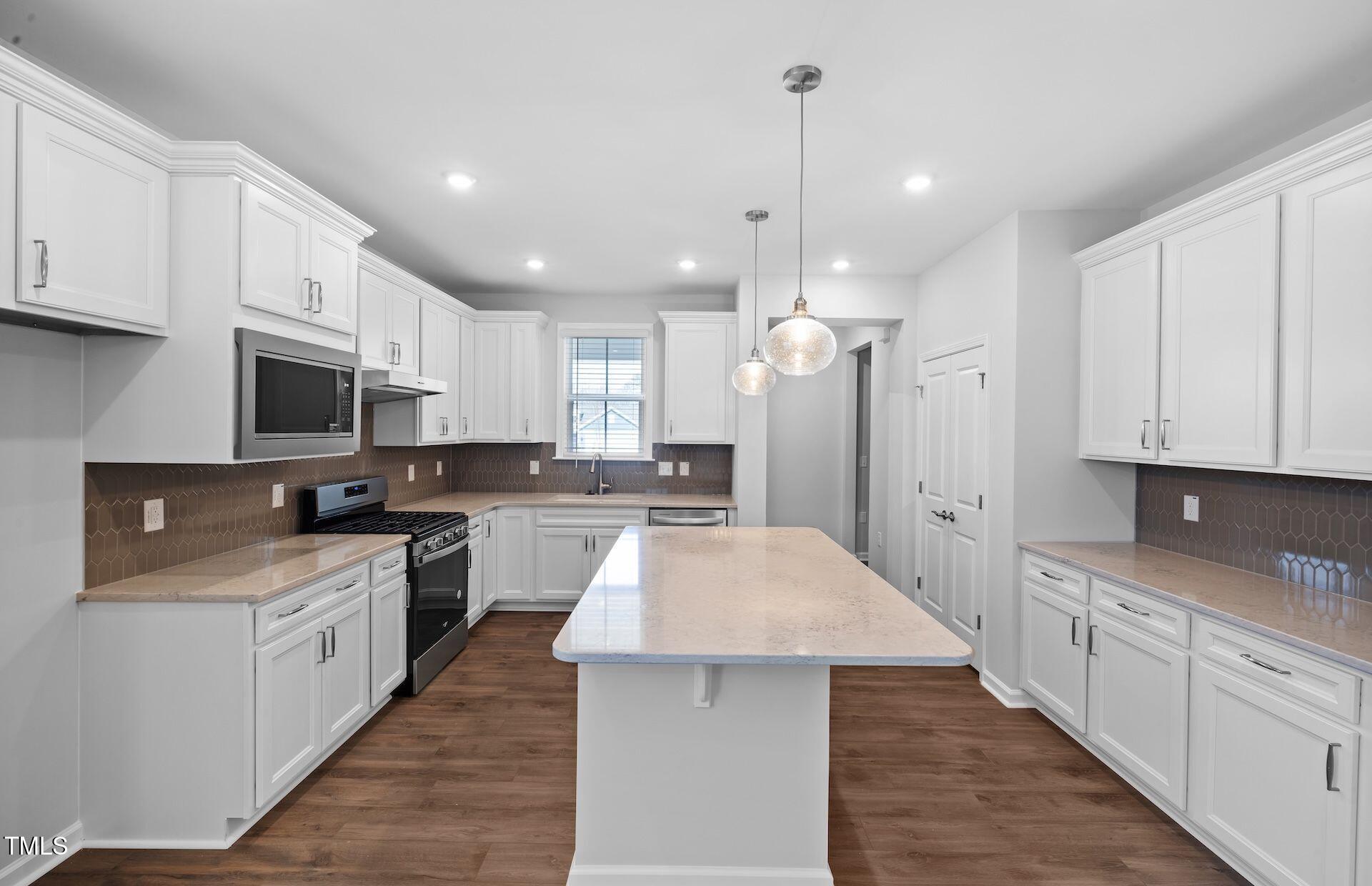 2328 Beeblossom Place