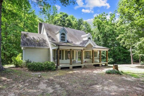 Photo of 12808 Old Stage Road, Willow Springs, NC 27592 (MLS # 10180341)