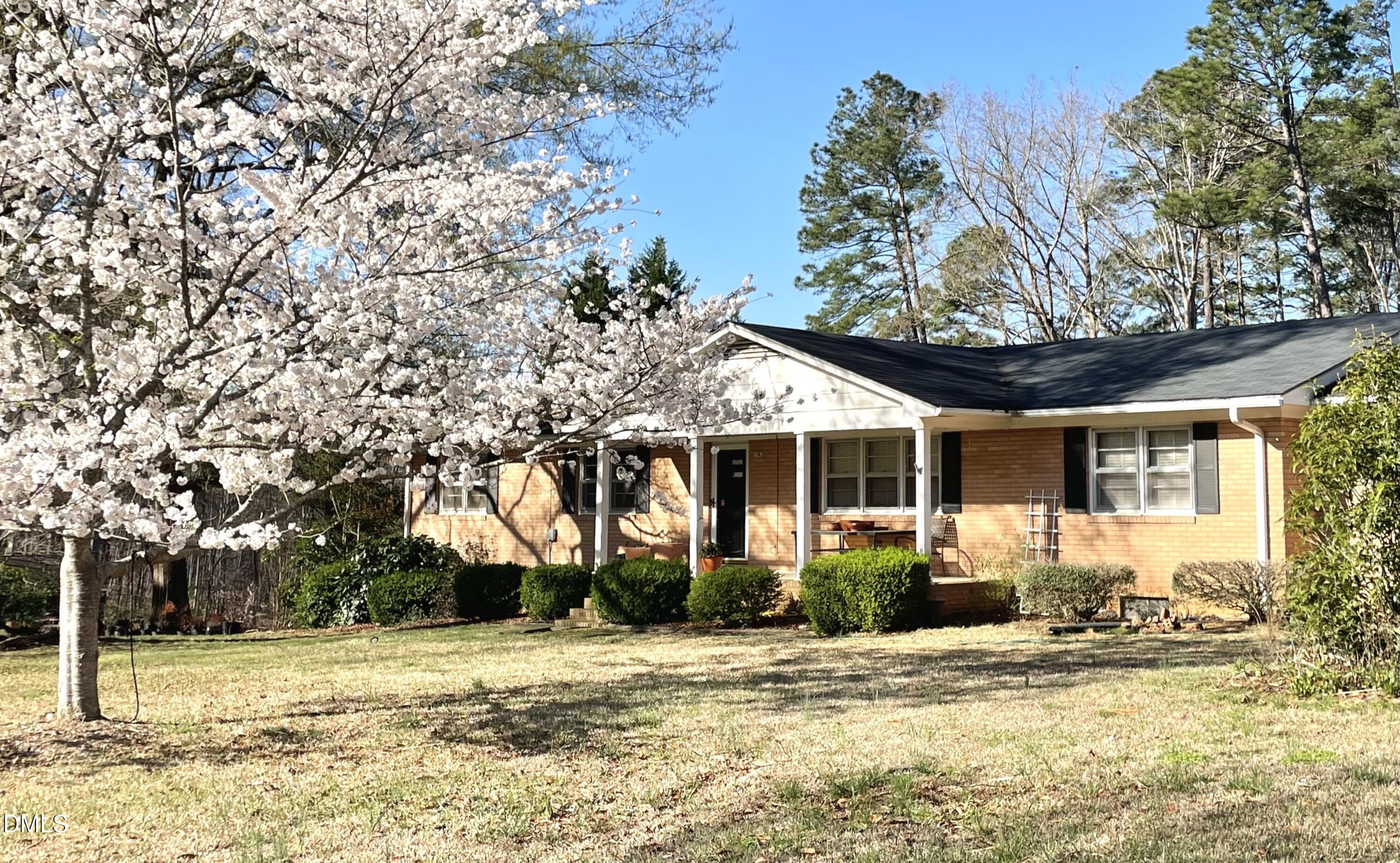 2203 Longwood Avenue