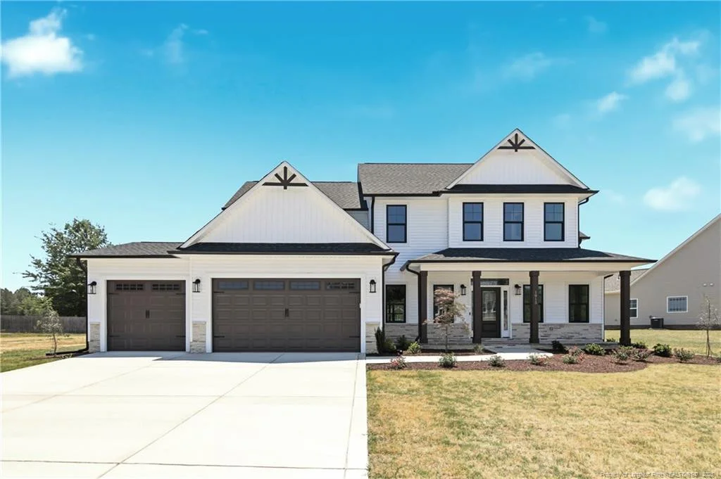 1915 Thomas Wood (lot 104) Drive