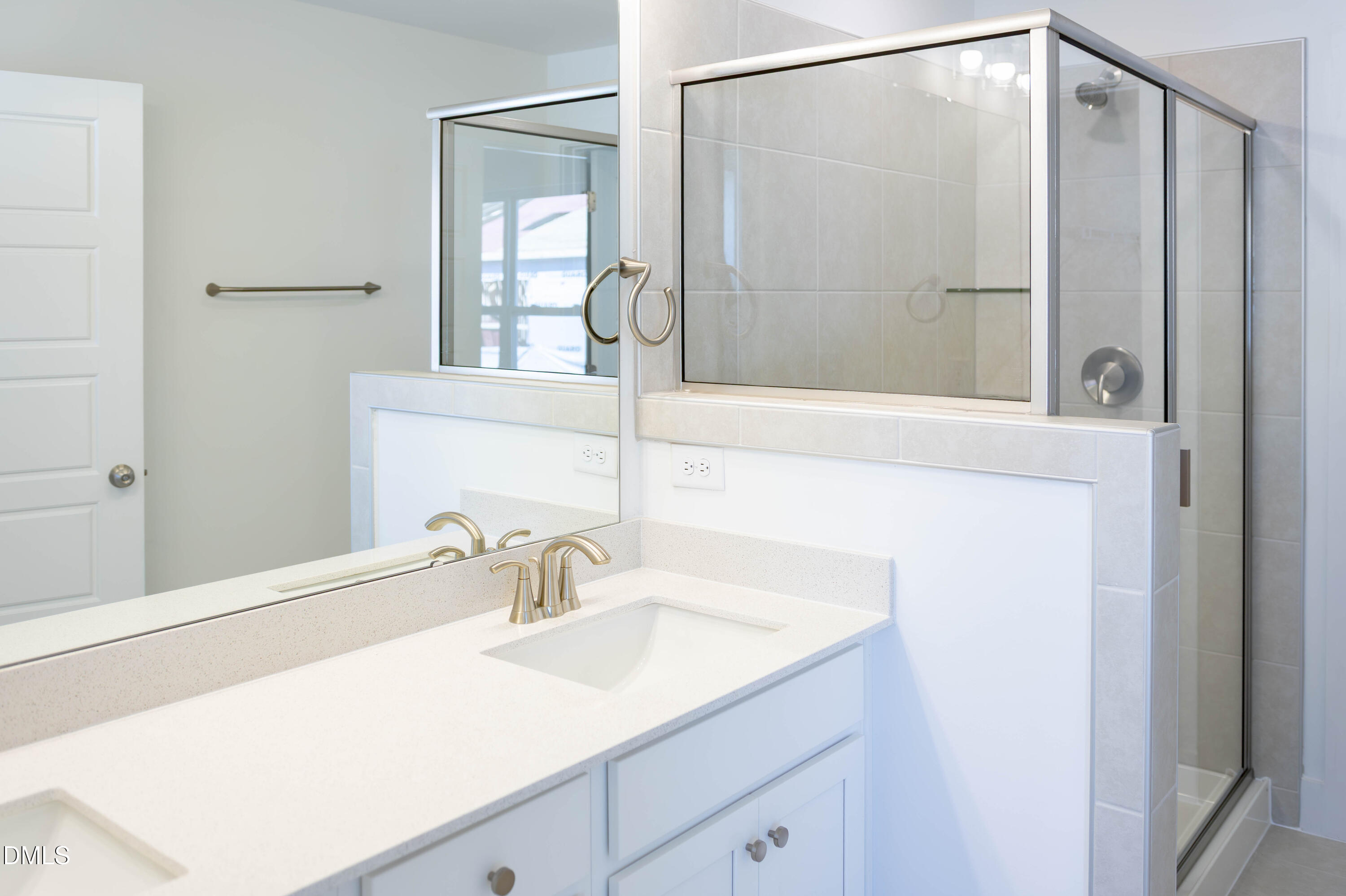 27 Ara Court 206