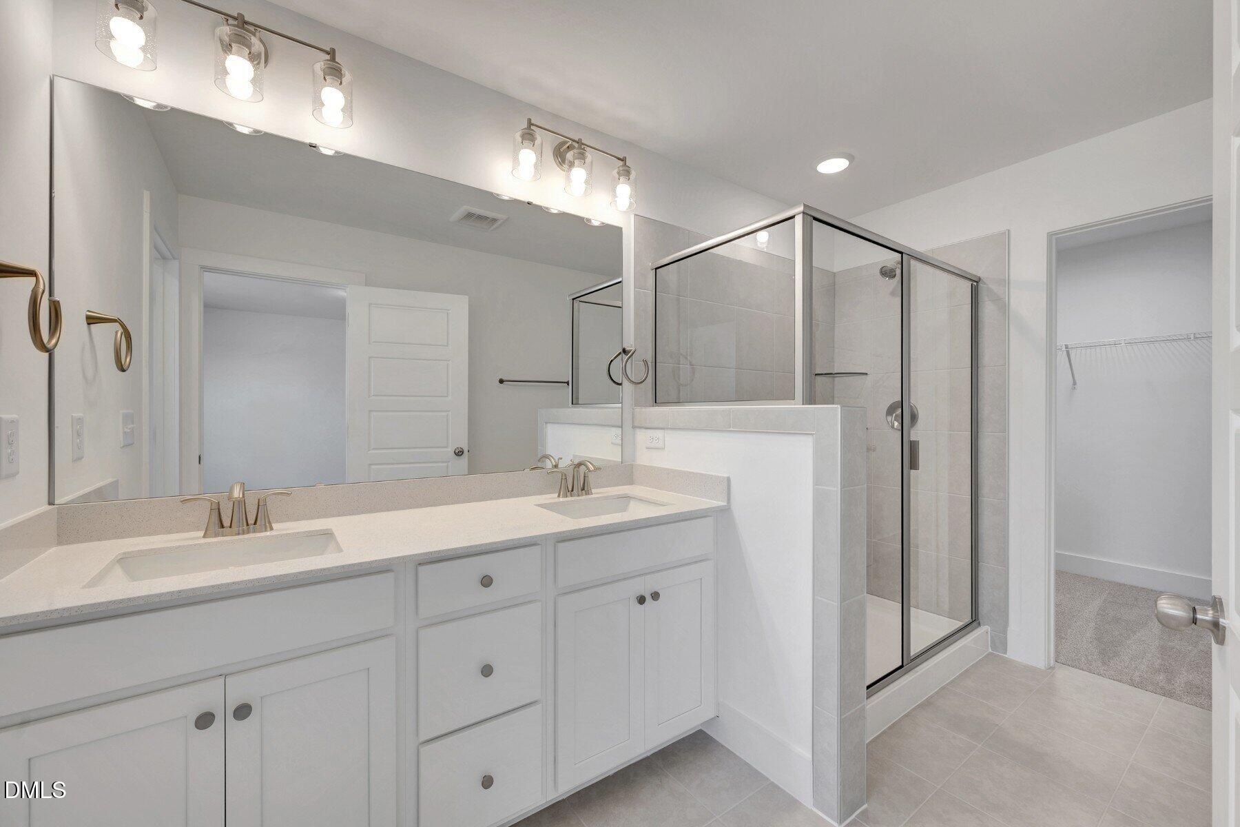 27 Ara Court 206