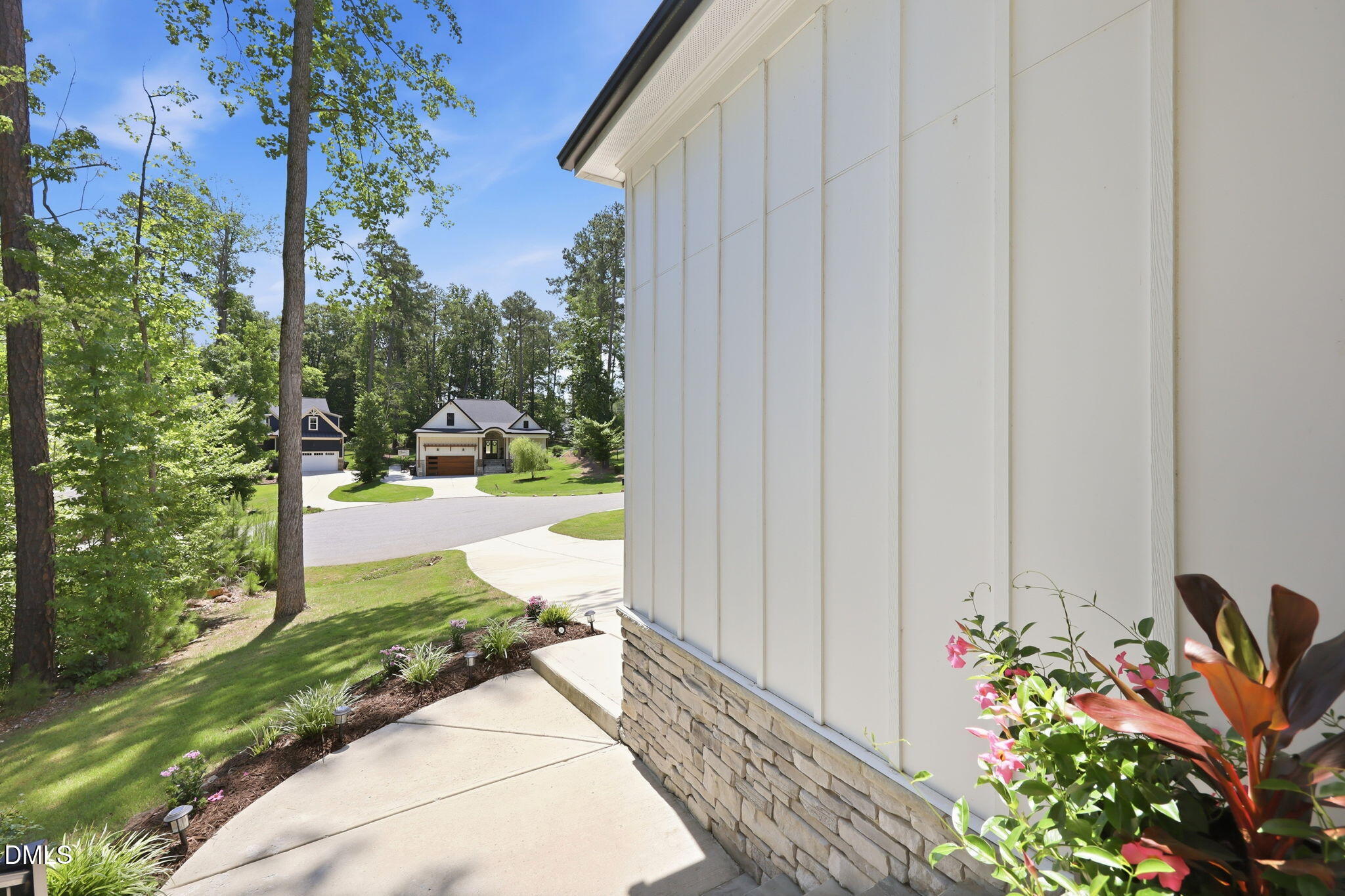 103 Blue Finch Court