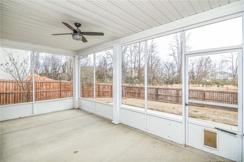 A home in Raeford