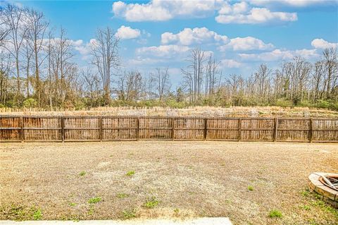 A home in Raeford