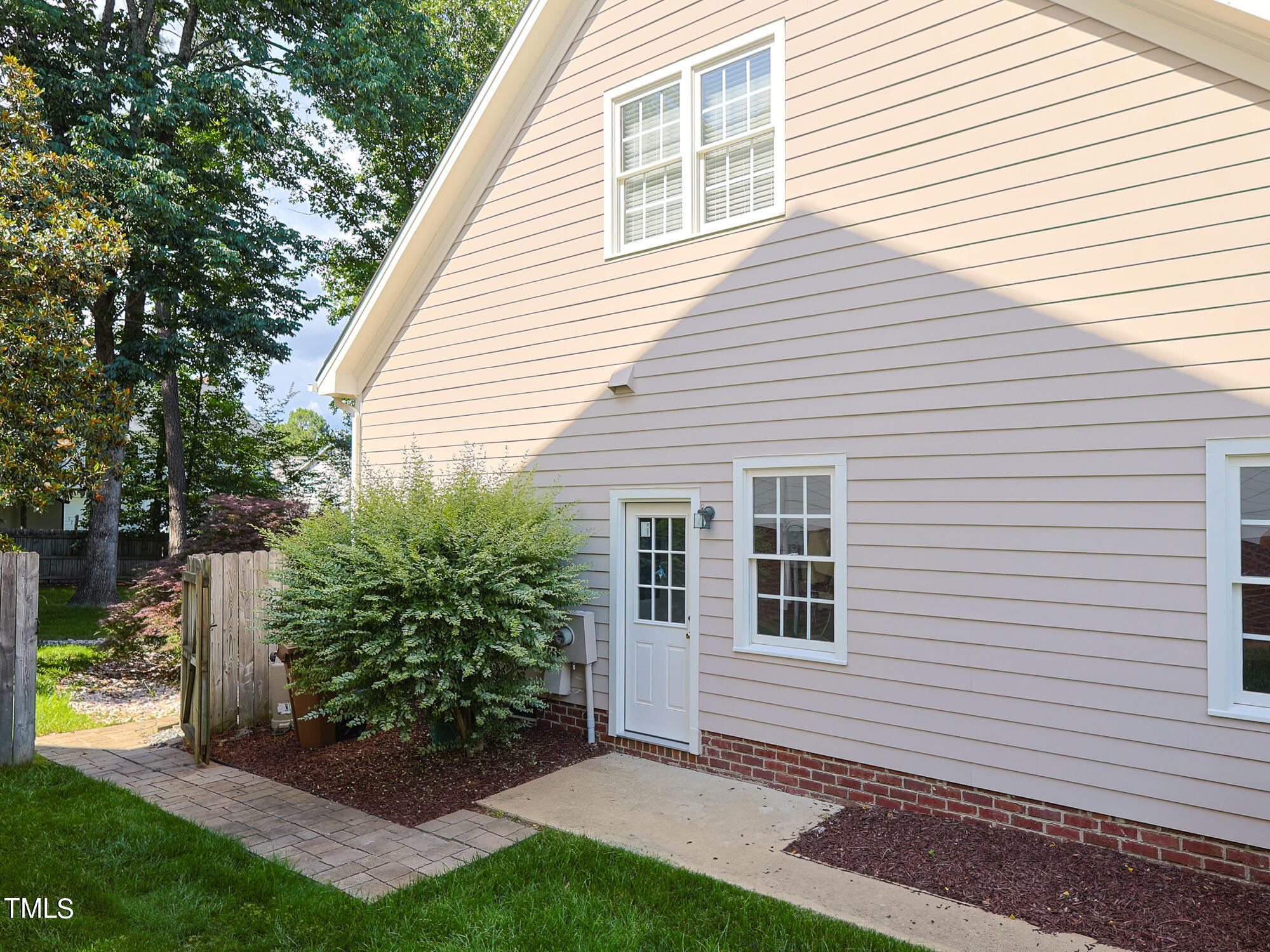 102 Preston Pines Drive