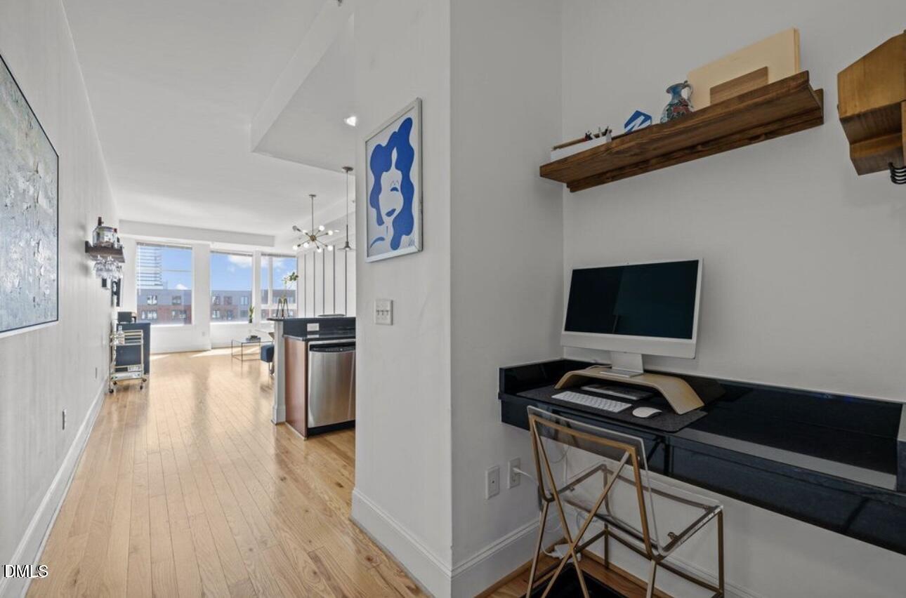 400 W North Street 900