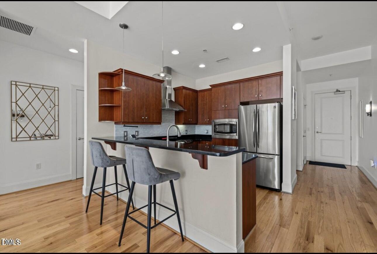 400 W North Street 900