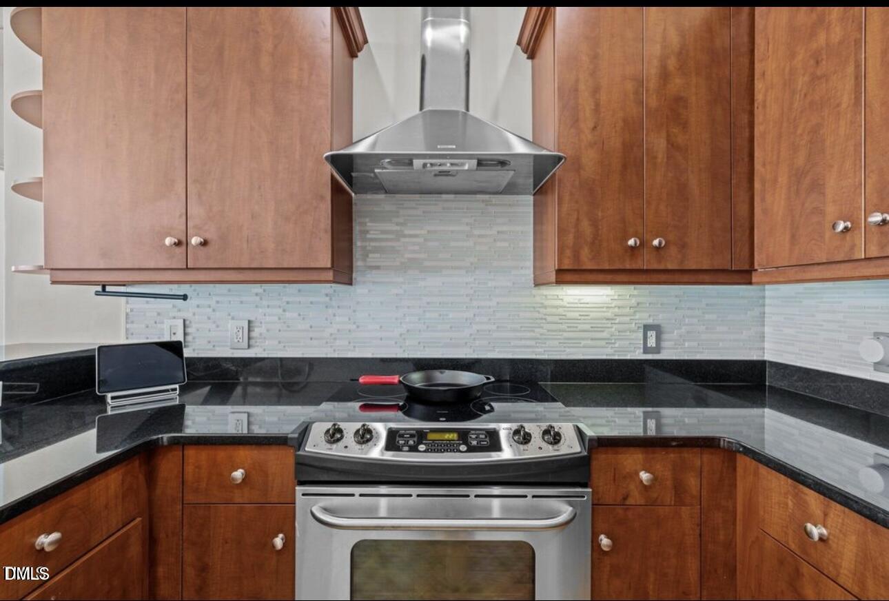 400 W North Street 900