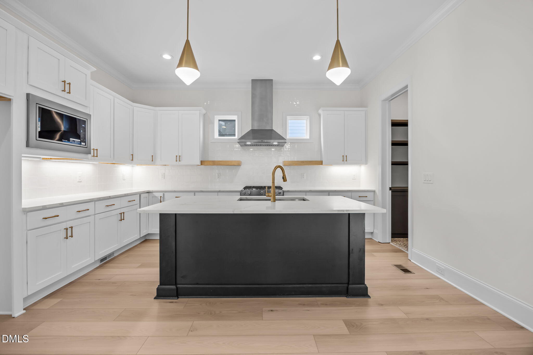 3817 Coach Lantern Avenue