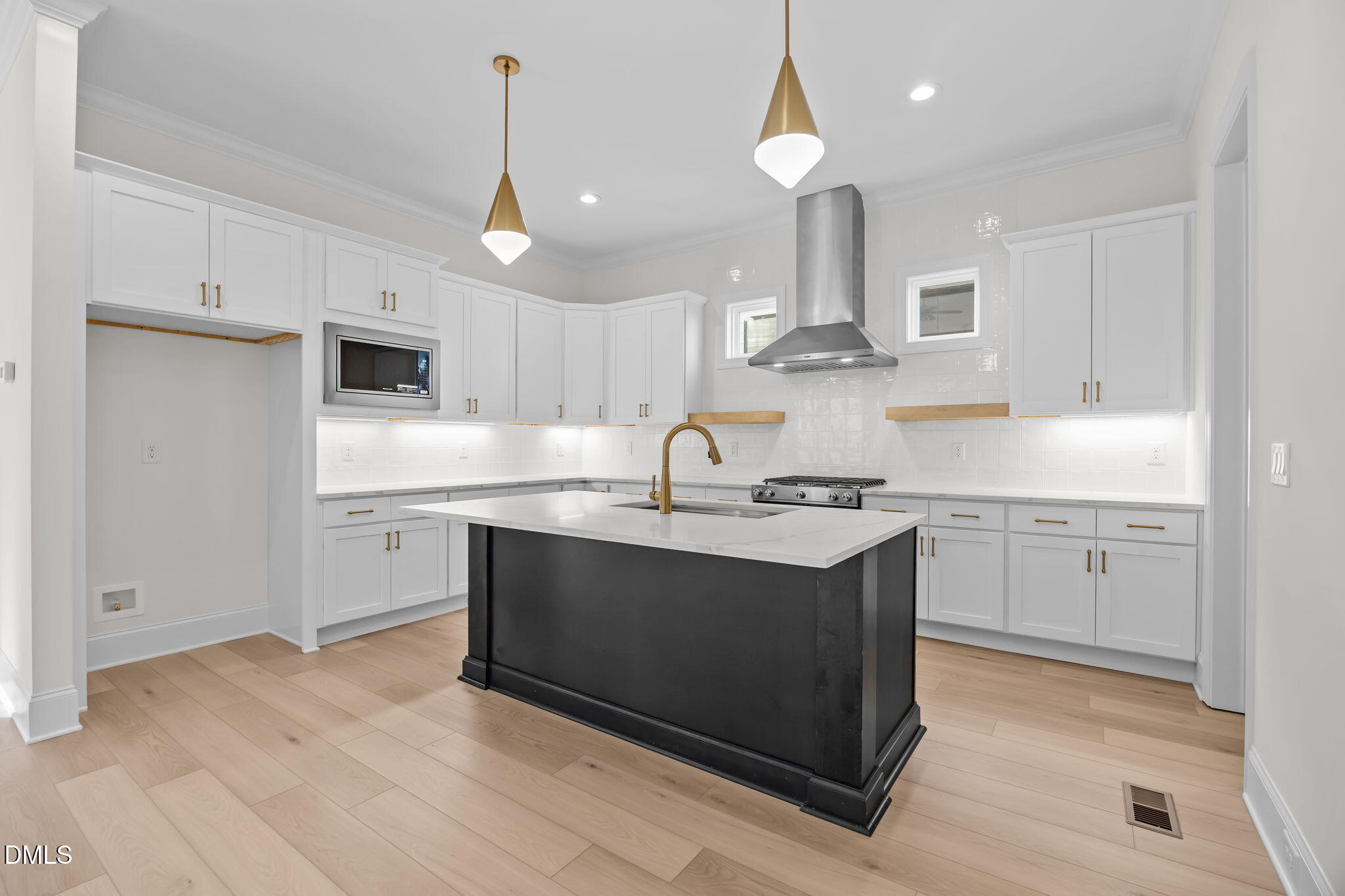 3817 Coach Lantern Avenue