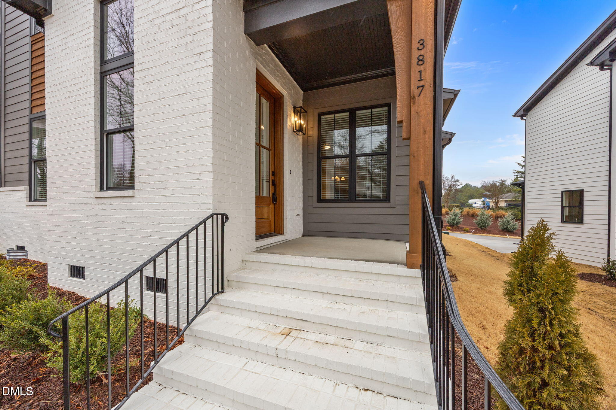 3817 Coach Lantern Avenue