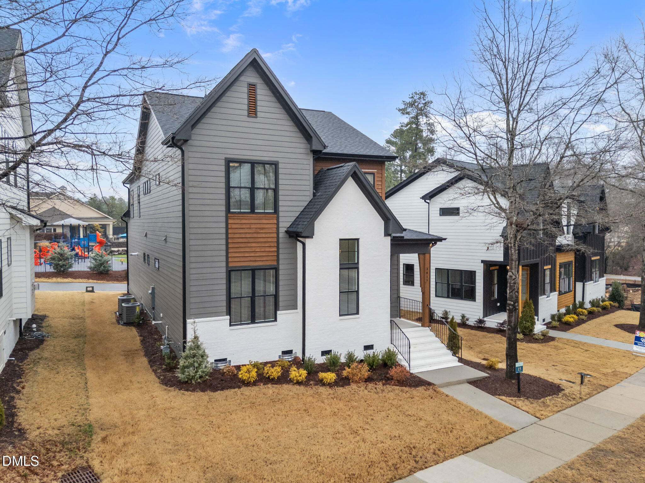 3817 Coach Lantern Avenue