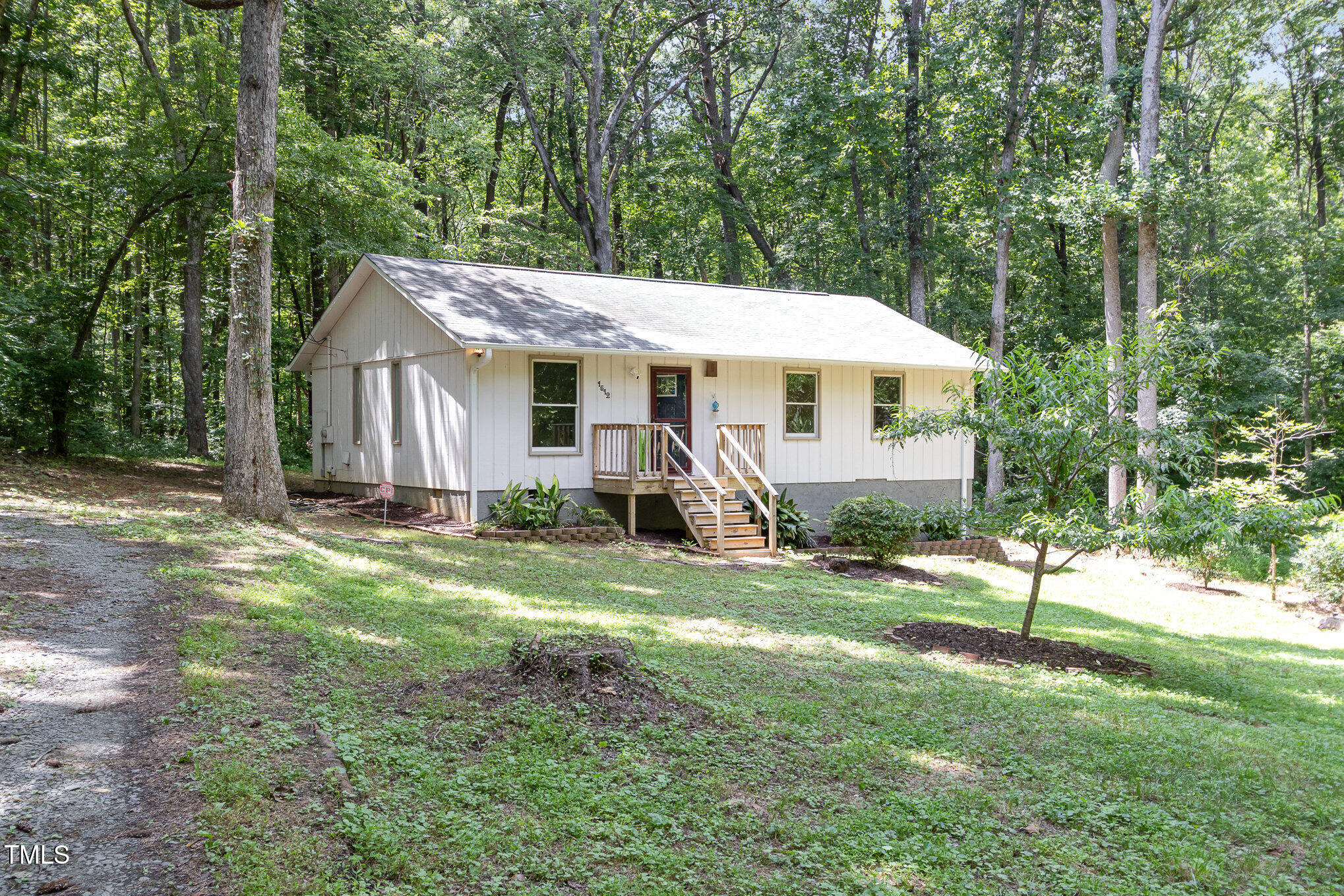1512 Edwards Drive