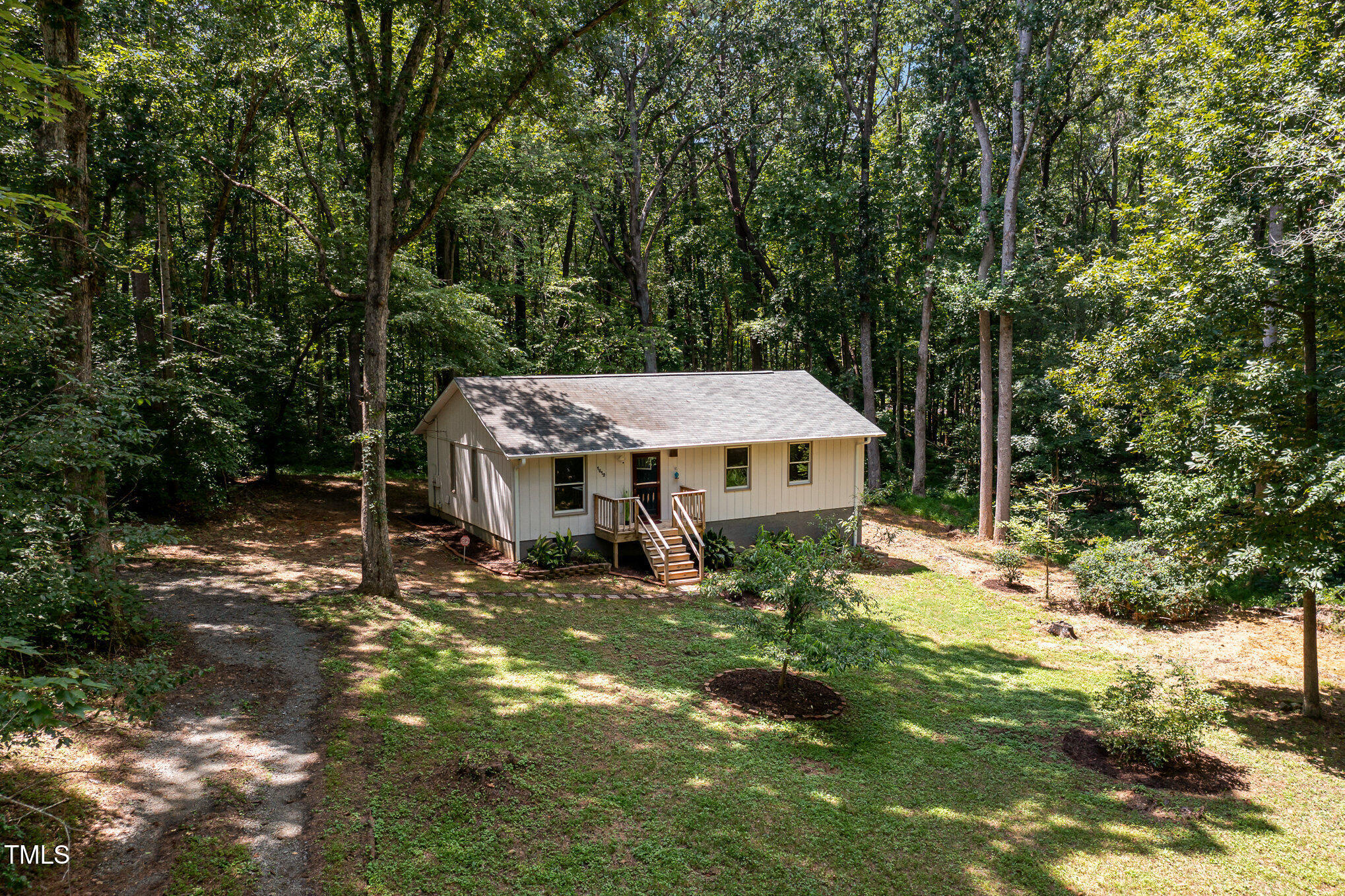 1512 Edwards Drive