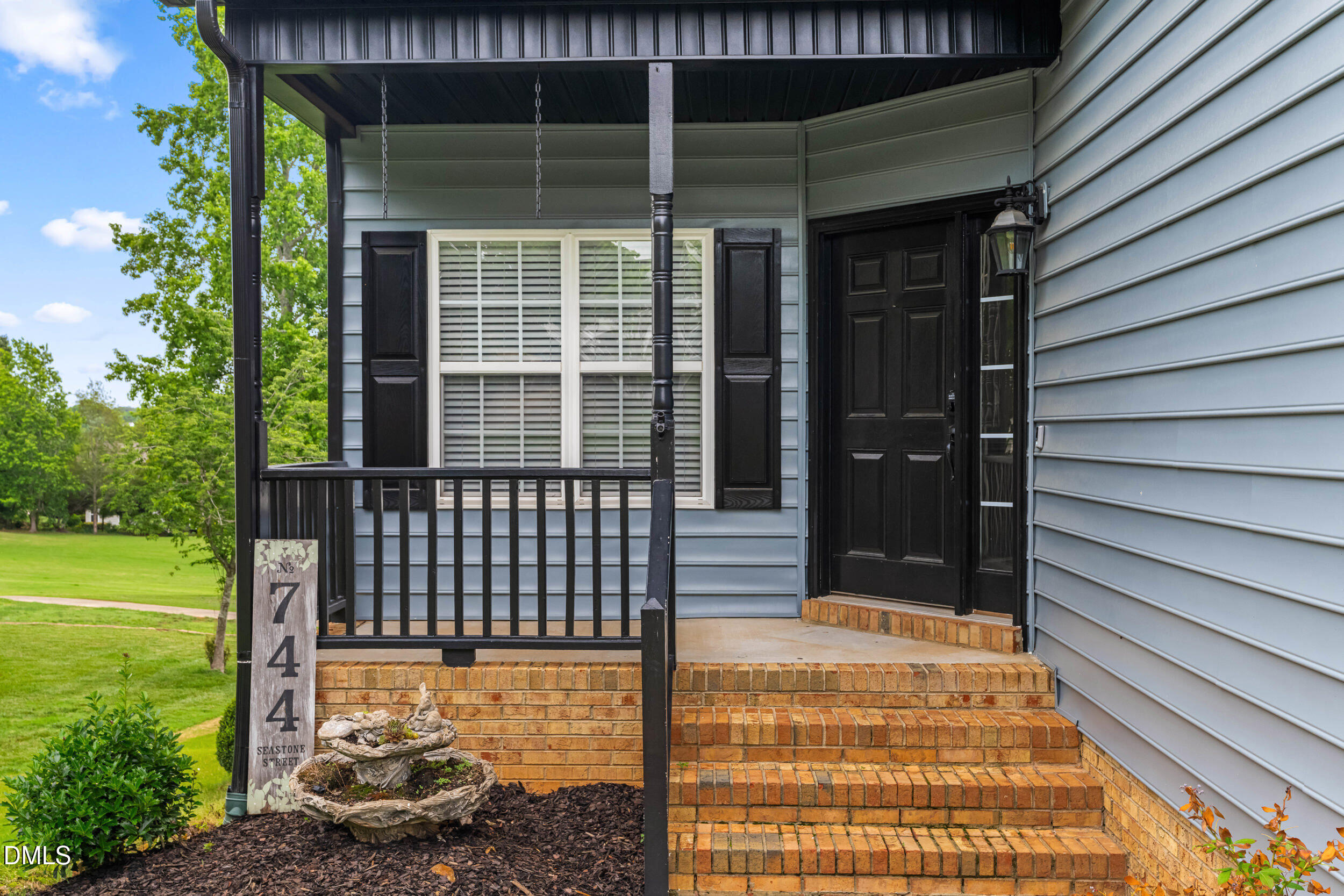 744 Seastone Street