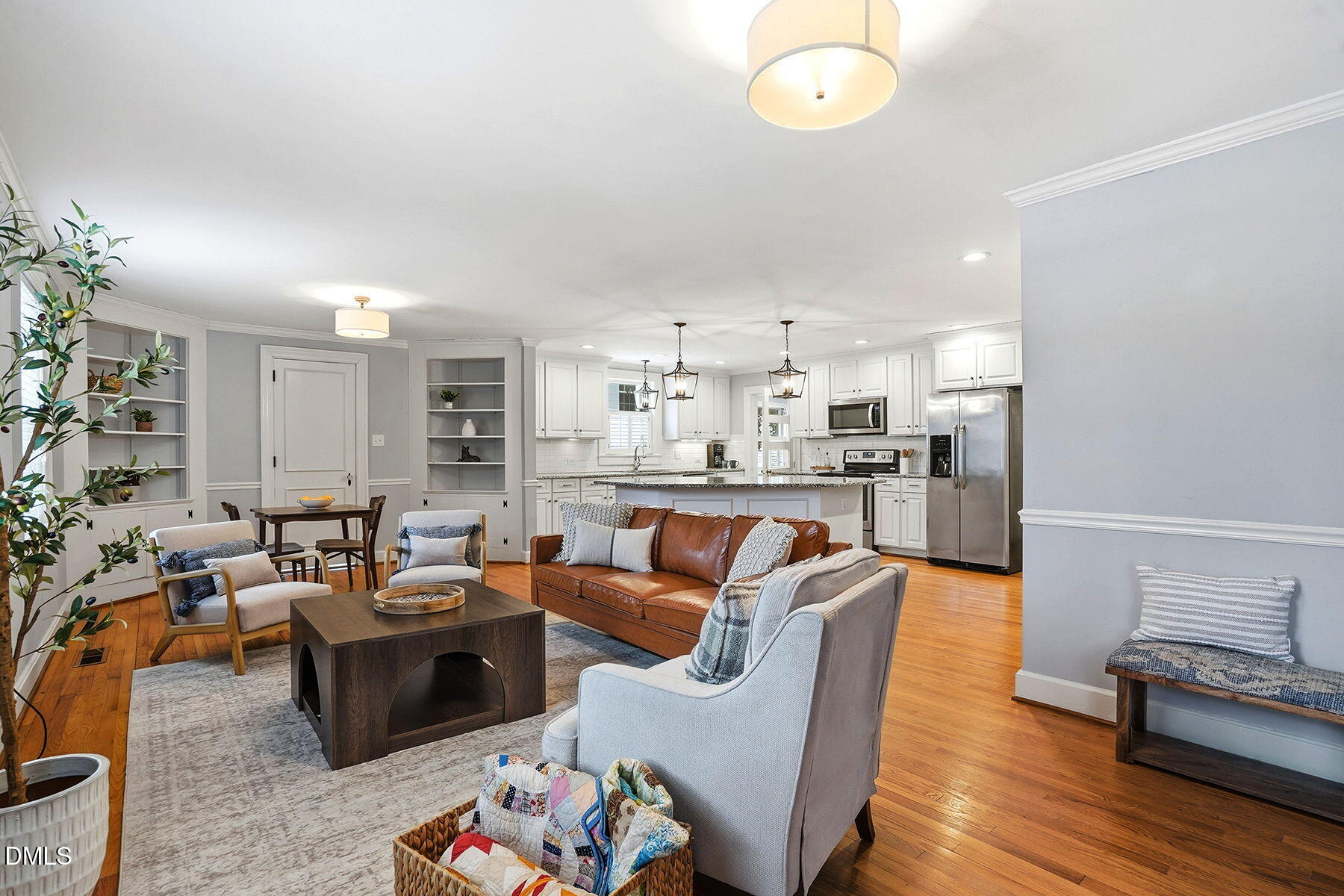 109 W Riverside Drive