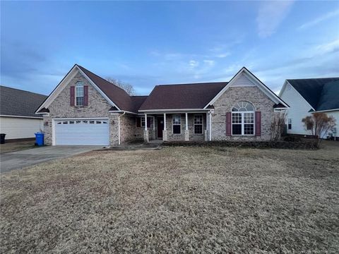 8241 English Saddle Drive Fayetteville NC 28314