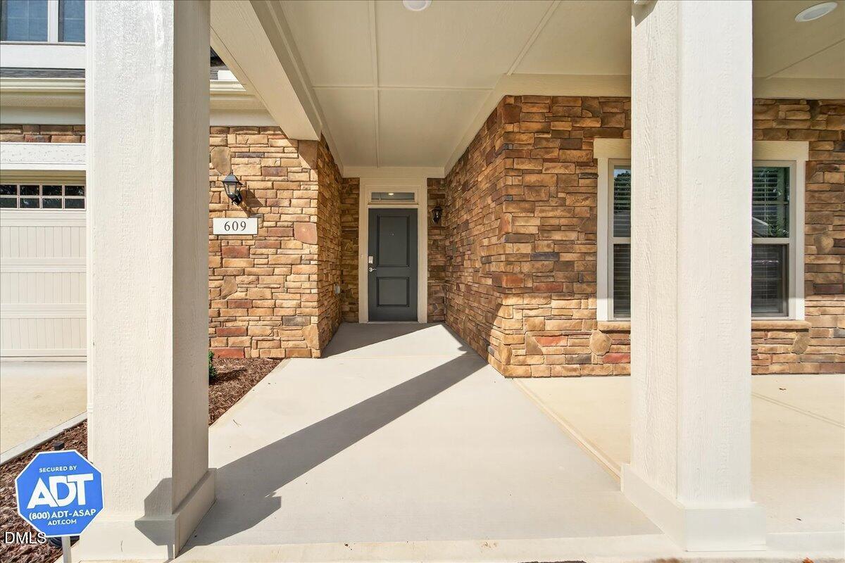 609 Crooked Pine Drive