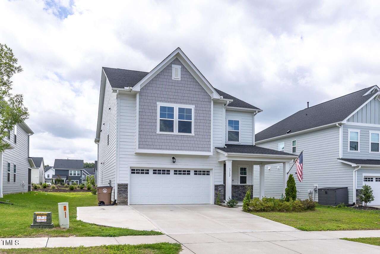1752 Golden Honey Drive