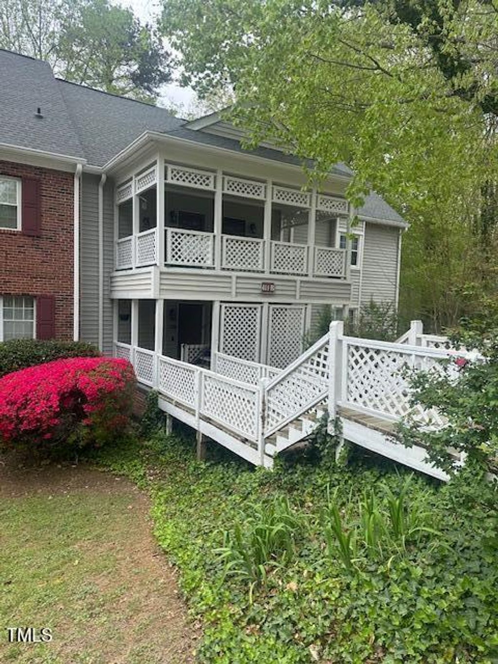 listing image 0