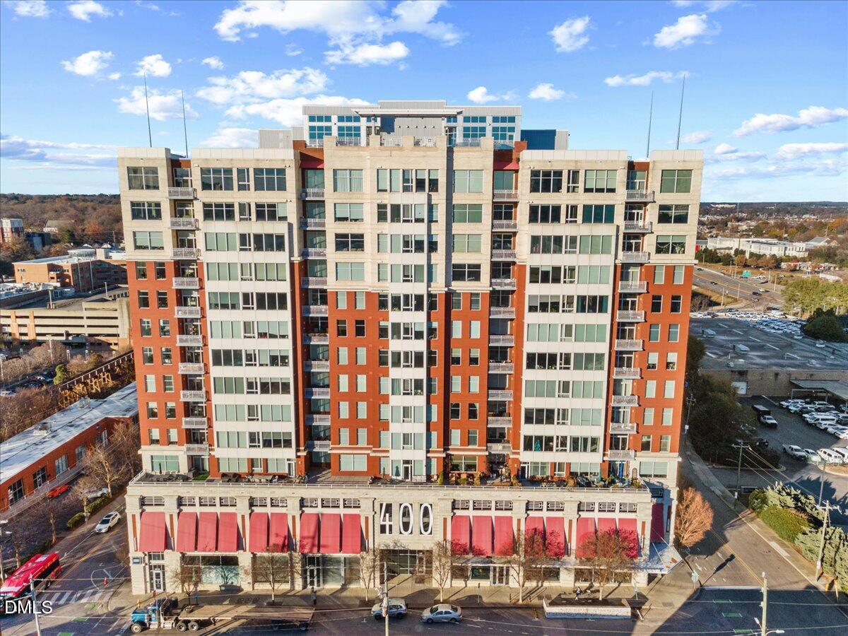 400 W North Street 900