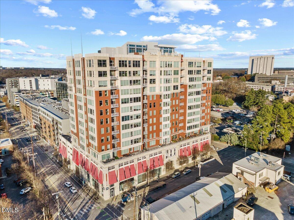 400 W North Street 900