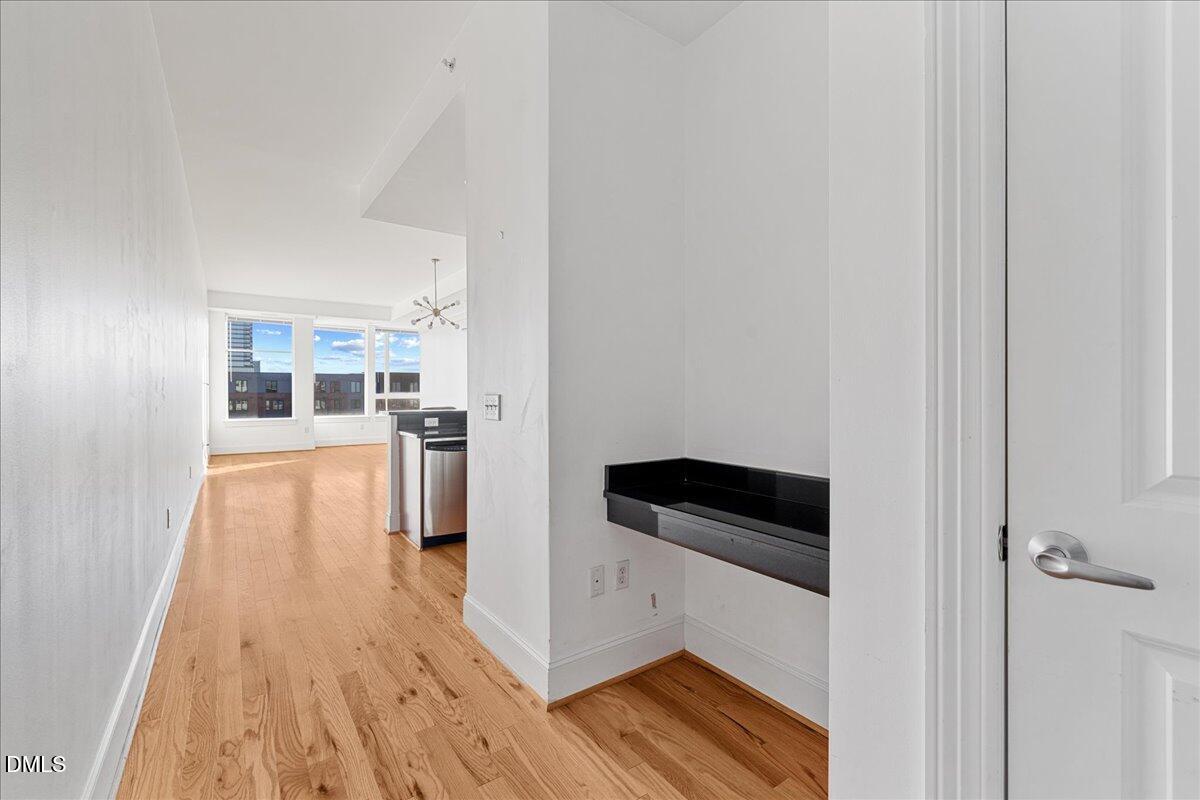 400 W North Street 900