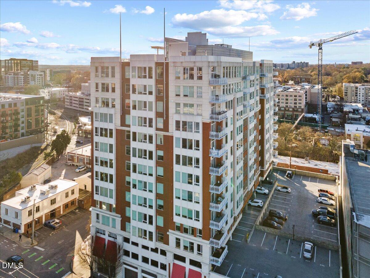 400 W North Street 900