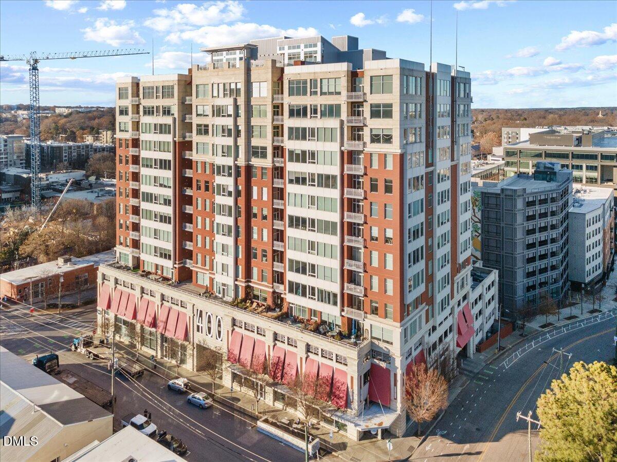 400 W North Street 900