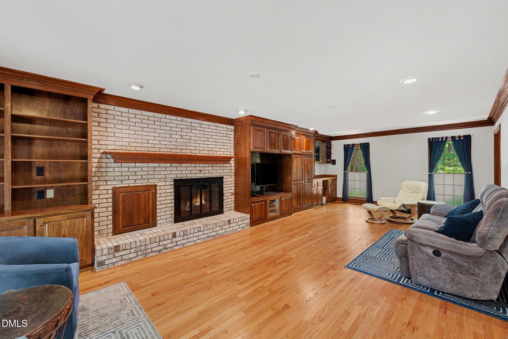 5537 Parkwood Drive