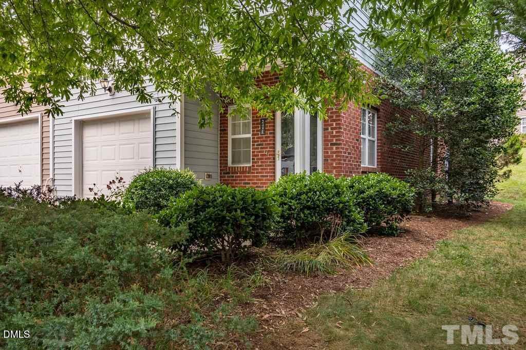 245 Plaza Drive E